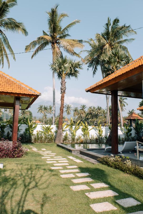 Villa Uhaina Amed Екстериор снимка